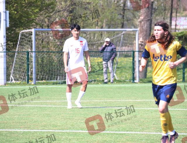 16号郑家骋昨天对阵圣吉罗斯联合U23队时替补出场-.jpg